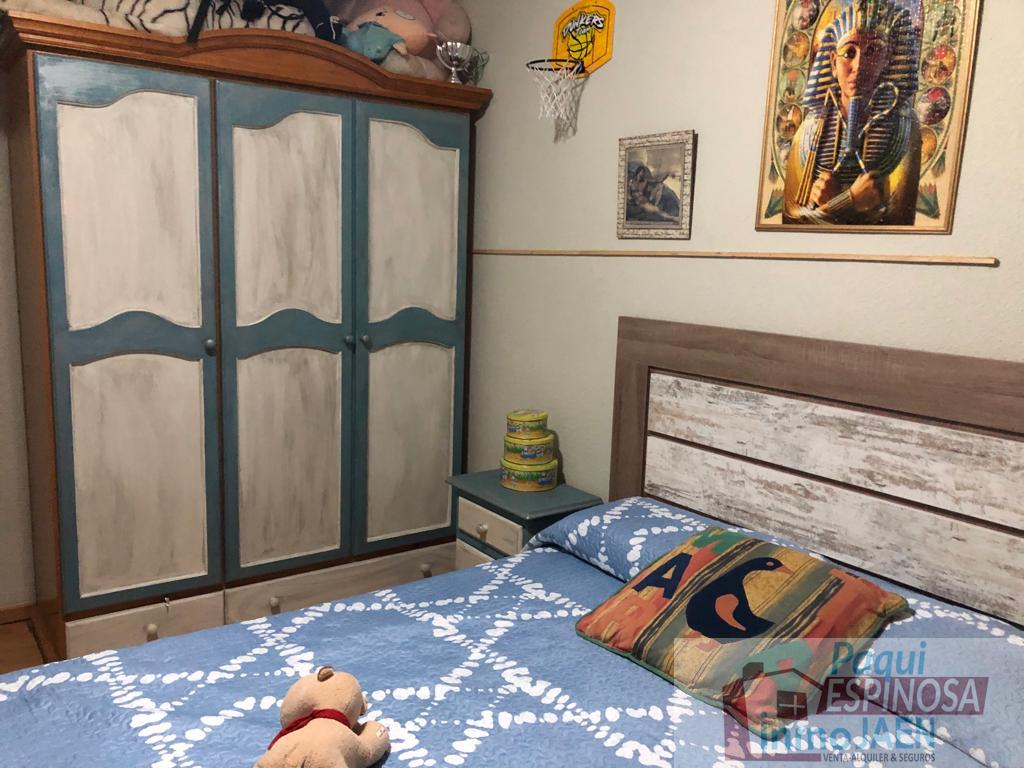 For sale of house in Torredonjimeno