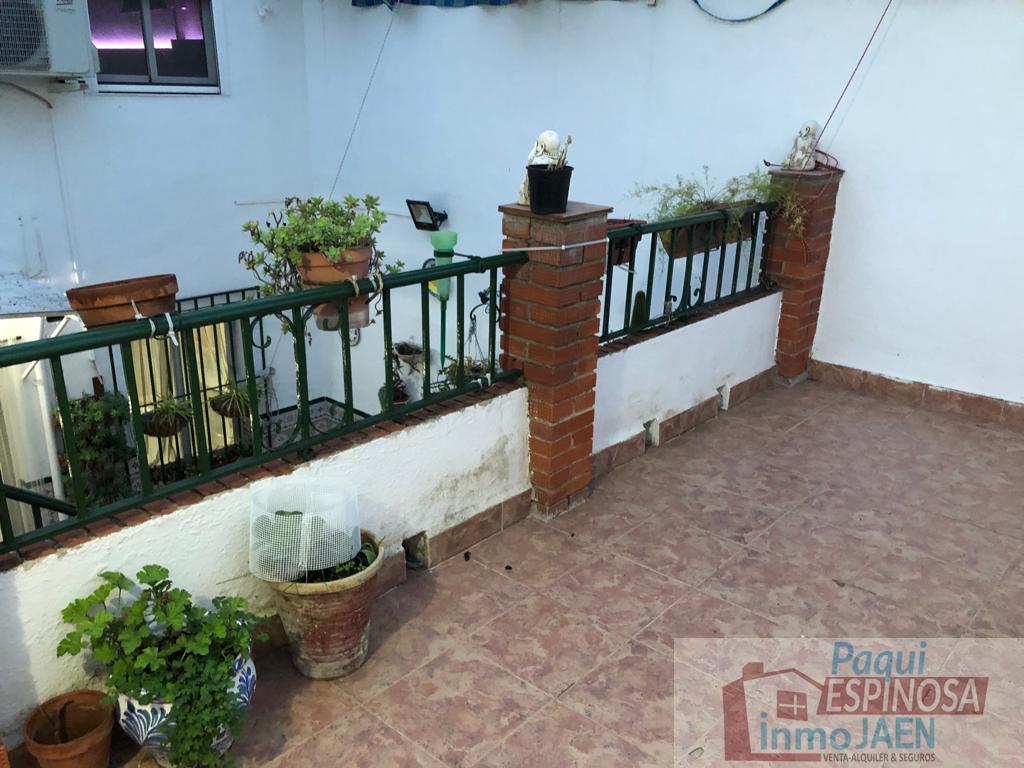 For sale of house in Torredonjimeno
