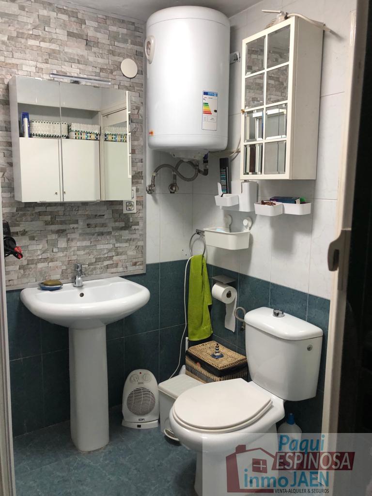 For sale of house in Torredonjimeno