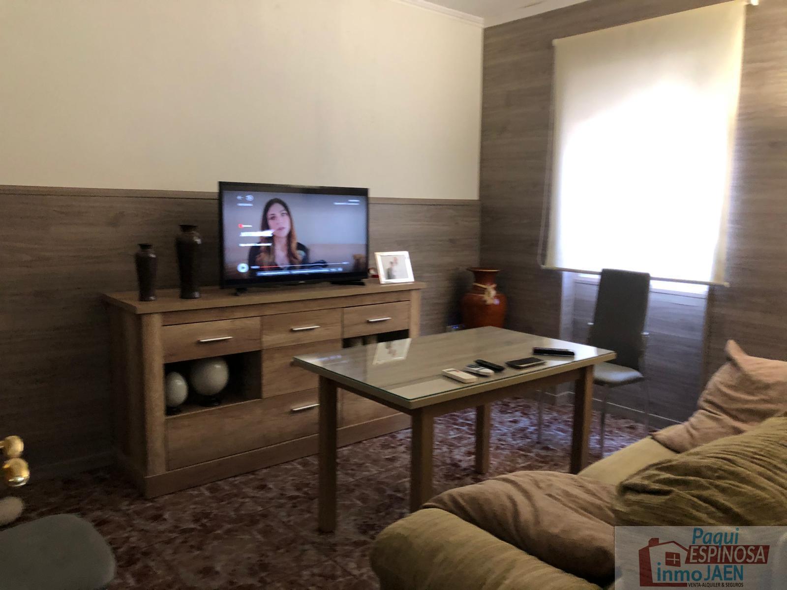 For sale of house in Torredonjimeno