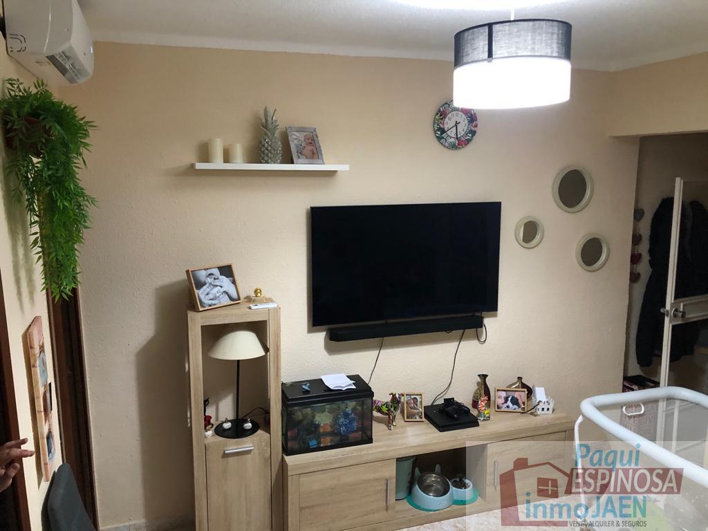 For sale of house in Torredonjimeno