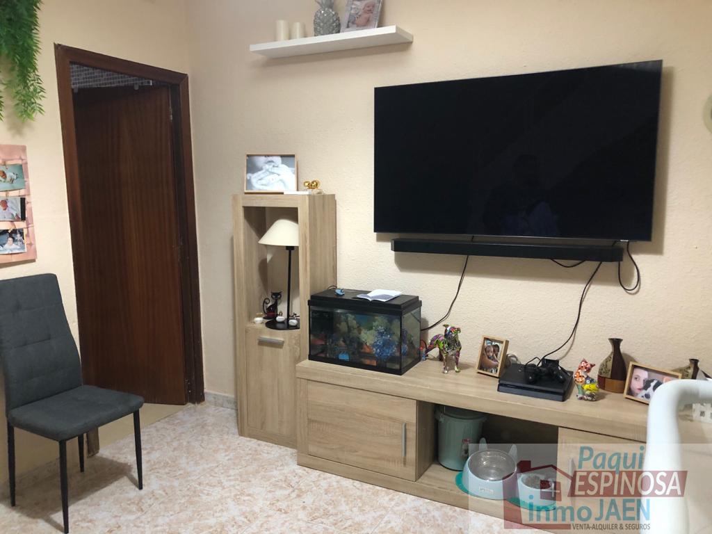 For sale of house in Torredonjimeno