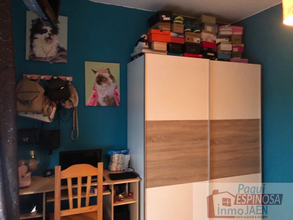 For sale of house in Torredonjimeno