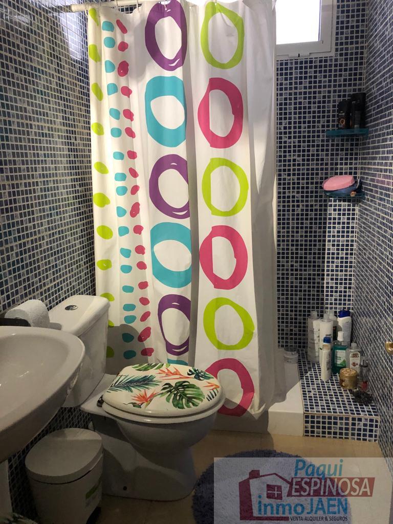 For sale of house in Torredonjimeno