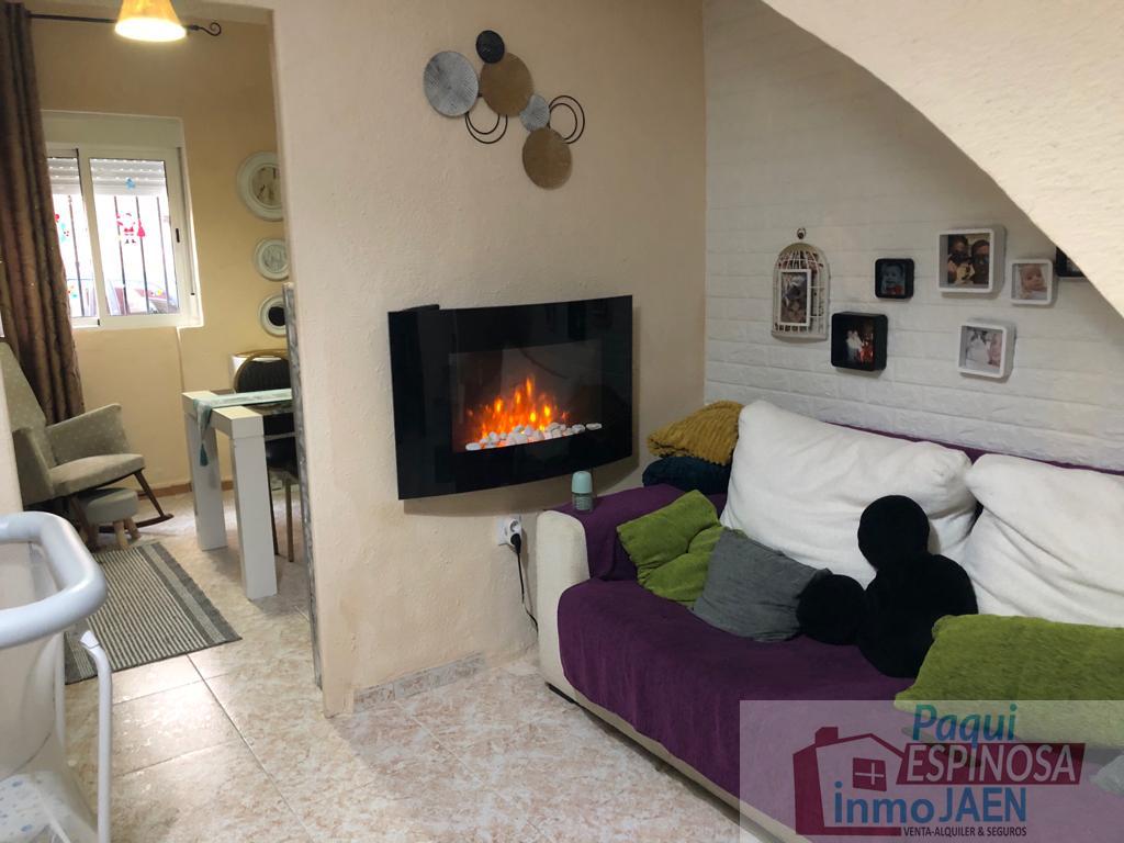 For sale of house in Torredonjimeno