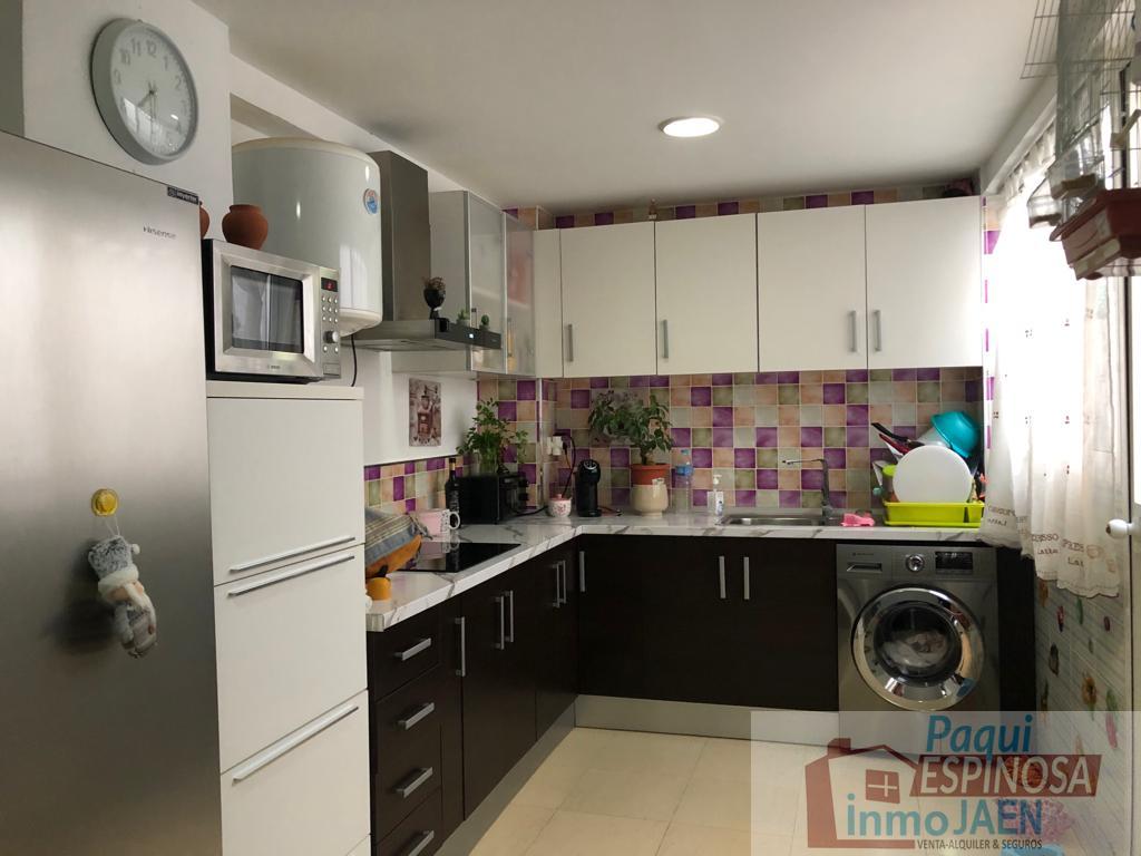 For sale of house in Torredonjimeno