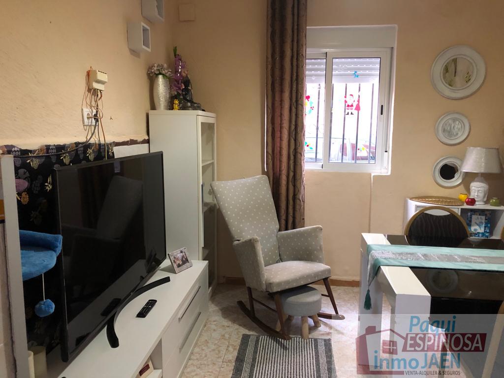 For sale of house in Torredonjimeno