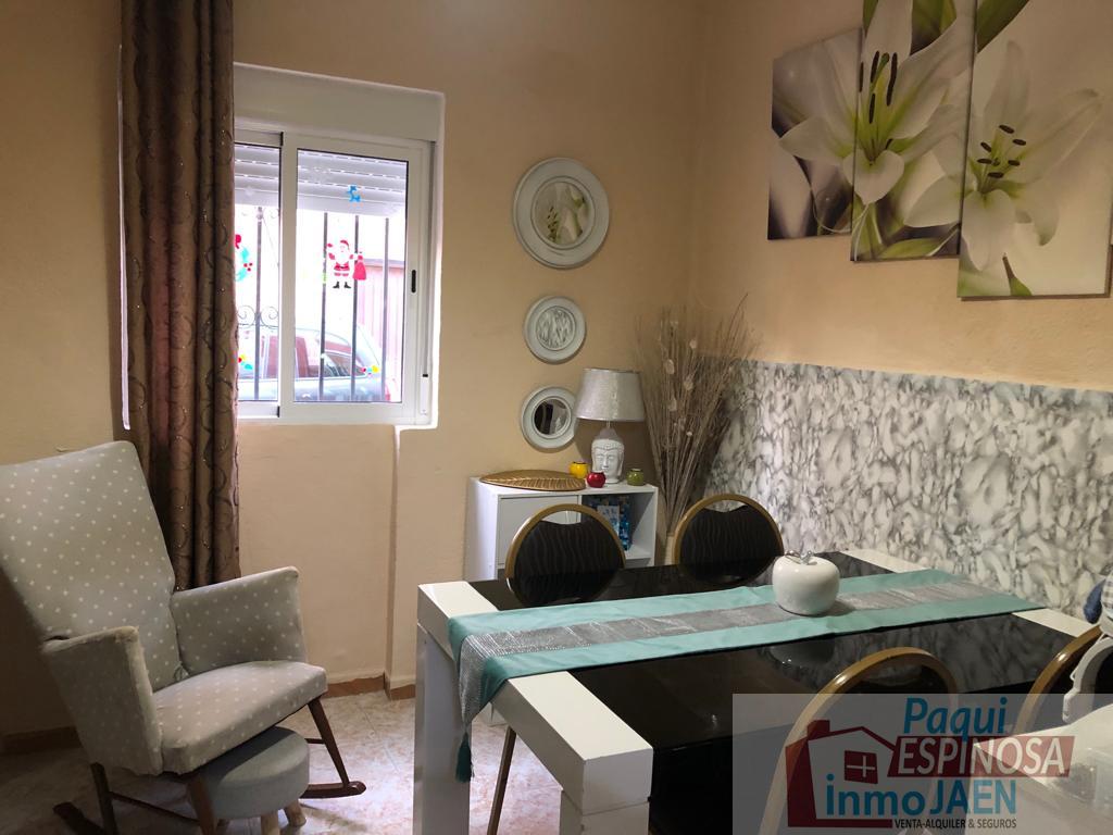 For sale of house in Torredonjimeno