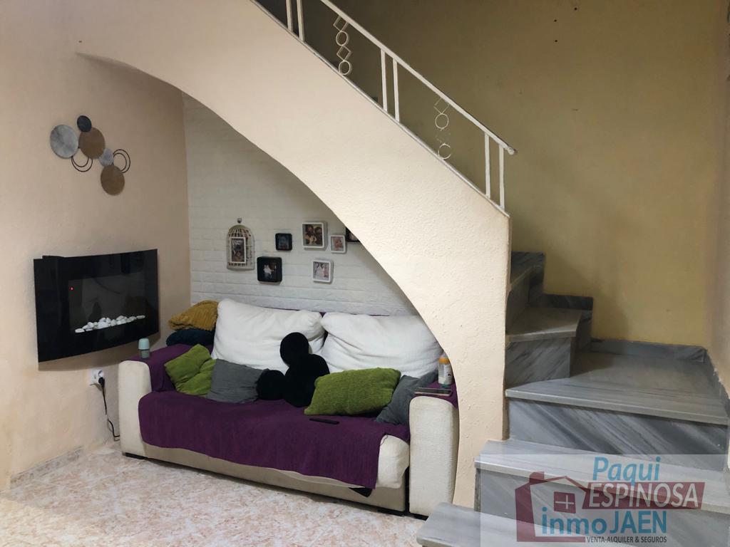 For sale of house in Torredonjimeno