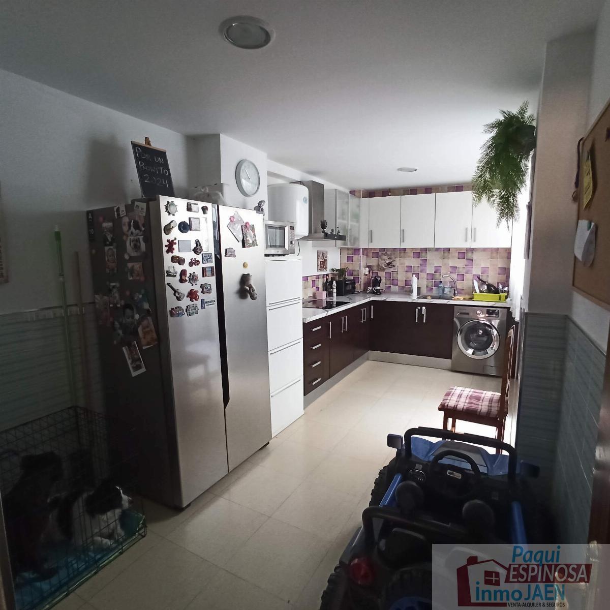 For sale of house in Torredonjimeno