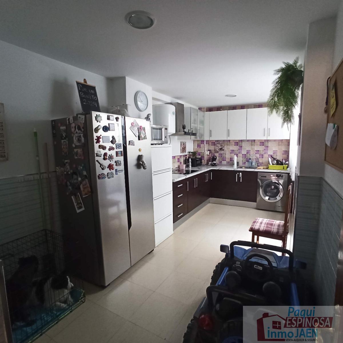 For sale of house in Torredonjimeno