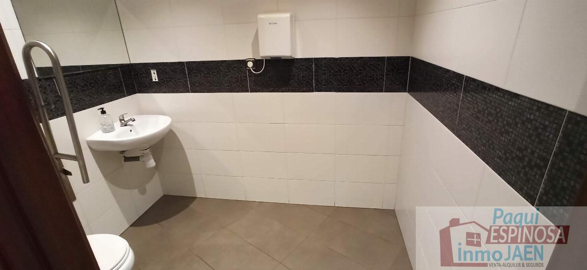 For sale of commercial in Torredonjimeno