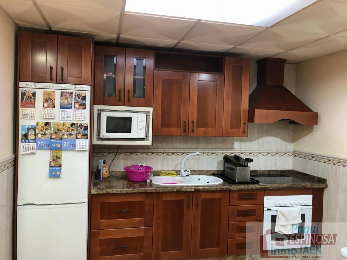 For sale of house in Torredonjimeno