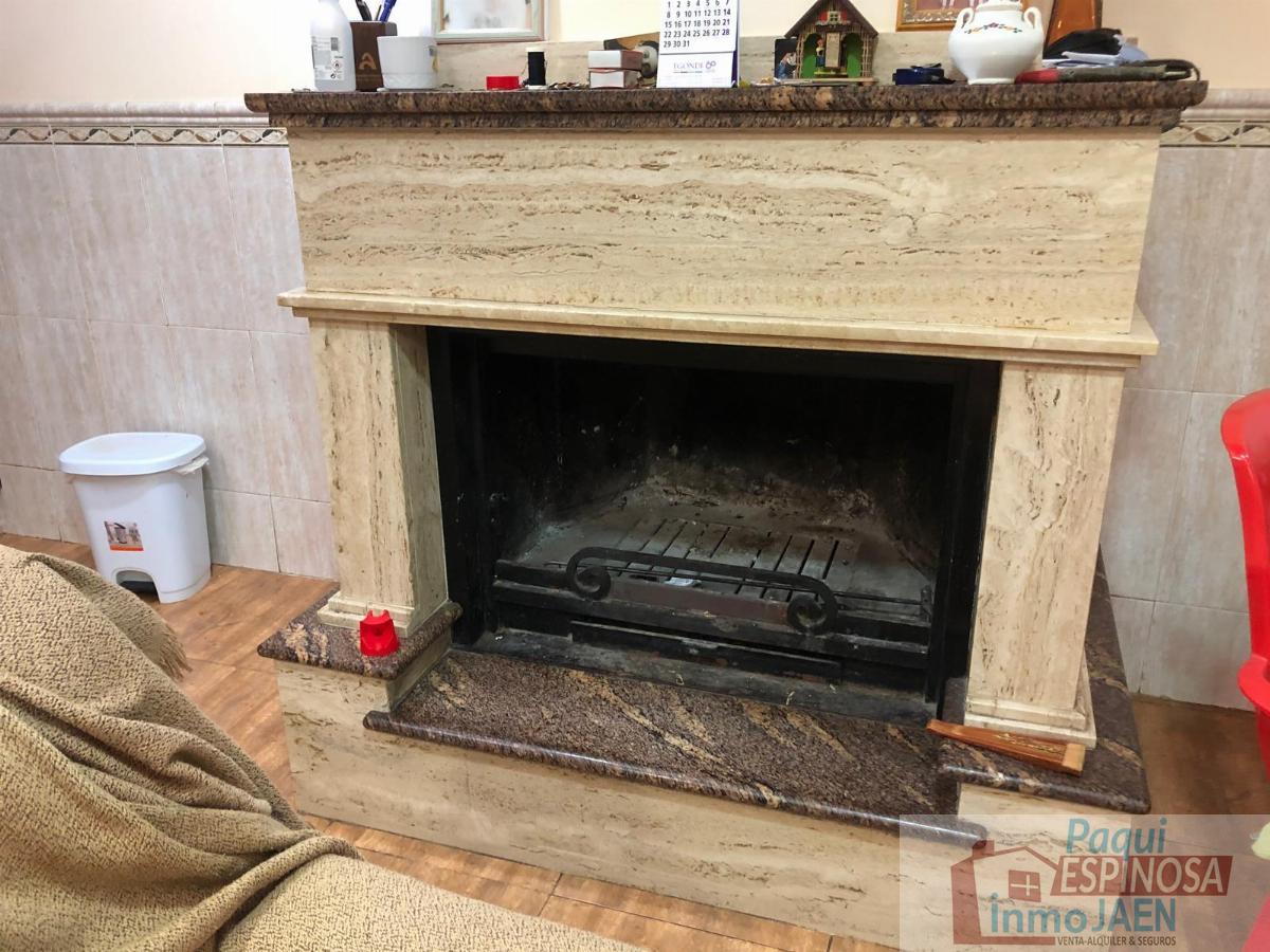 For sale of house in Torredonjimeno