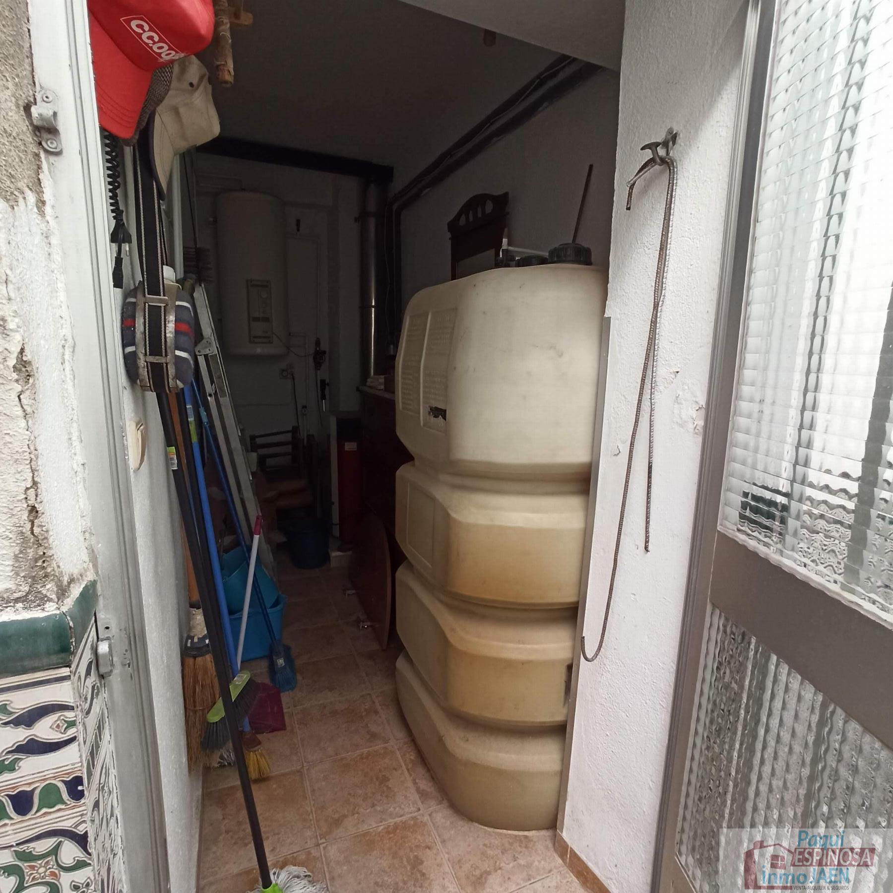 For sale of house in Torredonjimeno