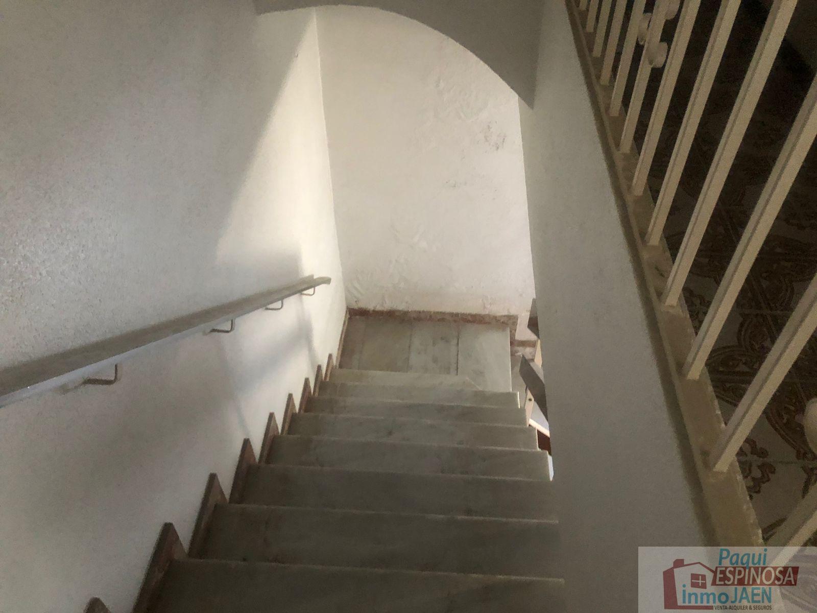 For sale of house in Torredonjimeno