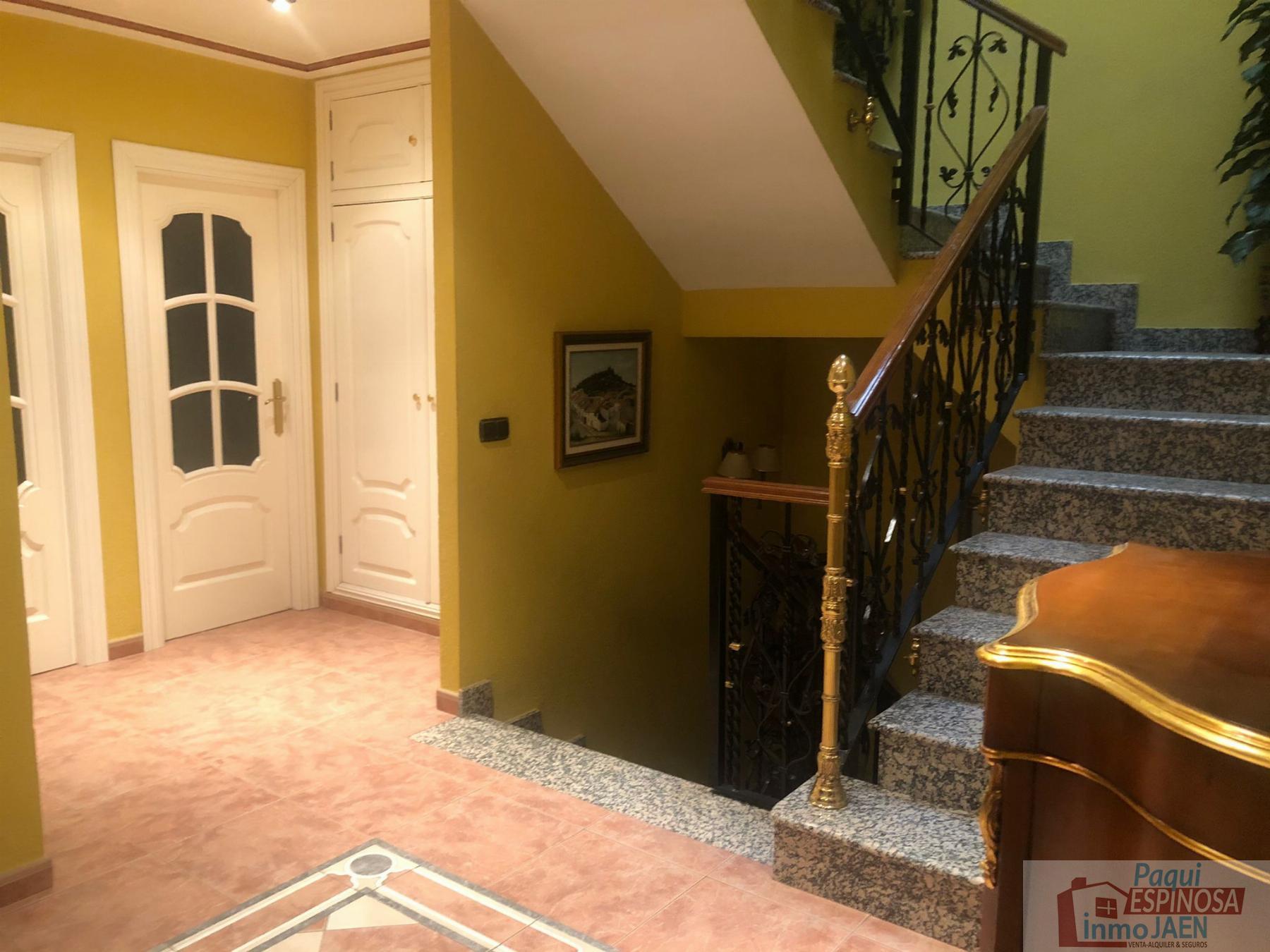 Venta de chalet en Torredonjimeno