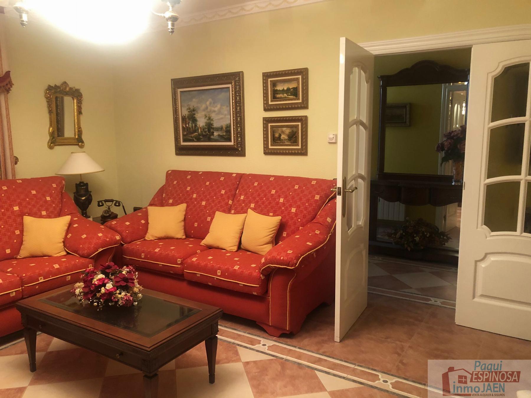 Venta de chalet en Torredonjimeno