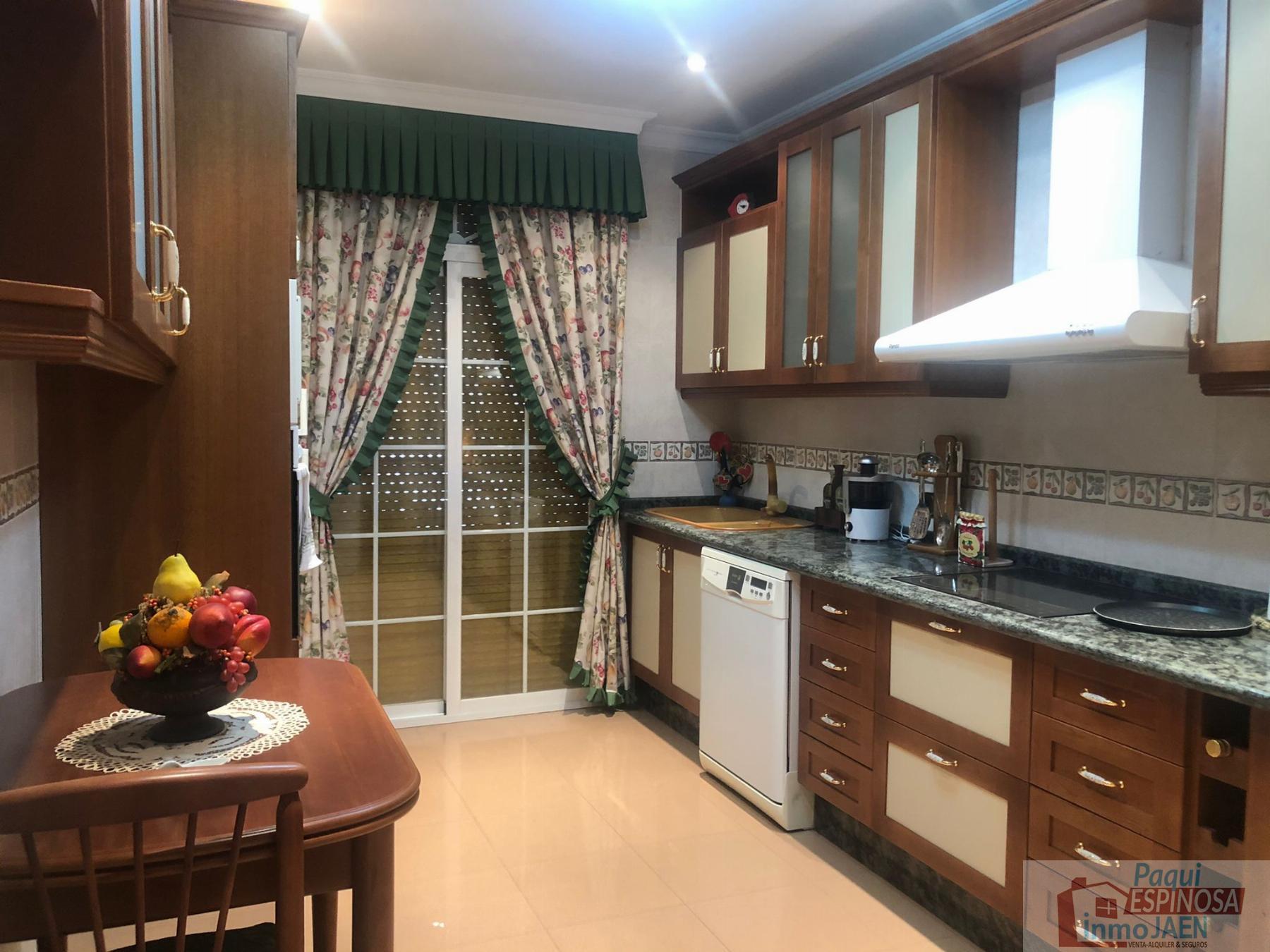Venta de chalet en Torredonjimeno