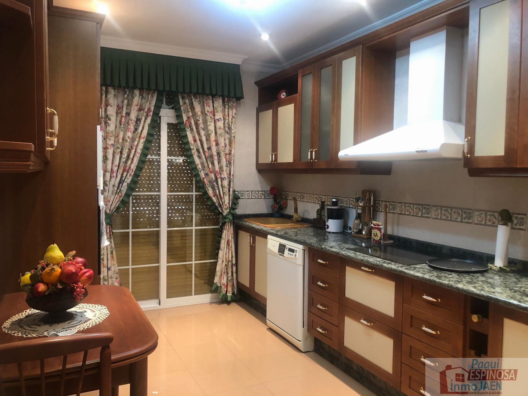 Venta de chalet en Torredonjimeno