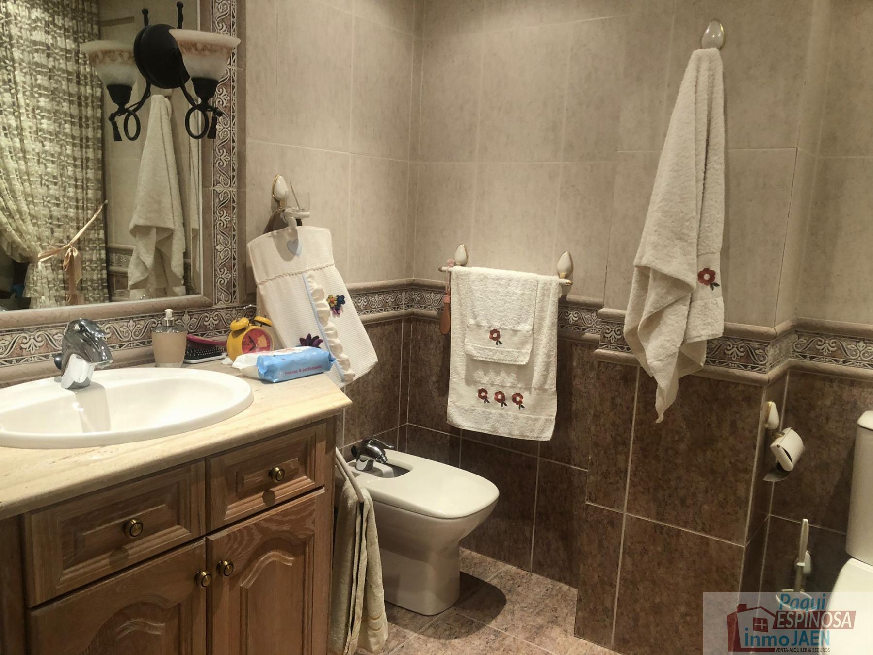 Venta de chalet en Torredonjimeno