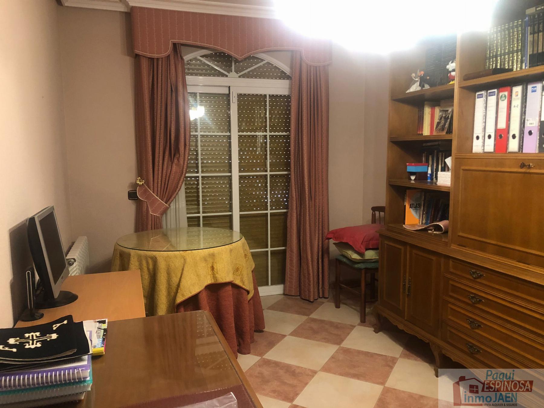 Venta de chalet en Torredonjimeno
