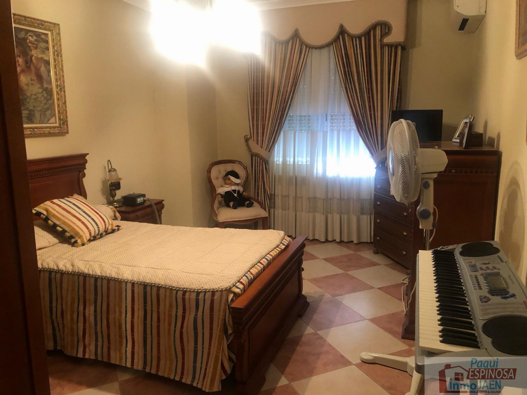 Venta de chalet en Torredonjimeno