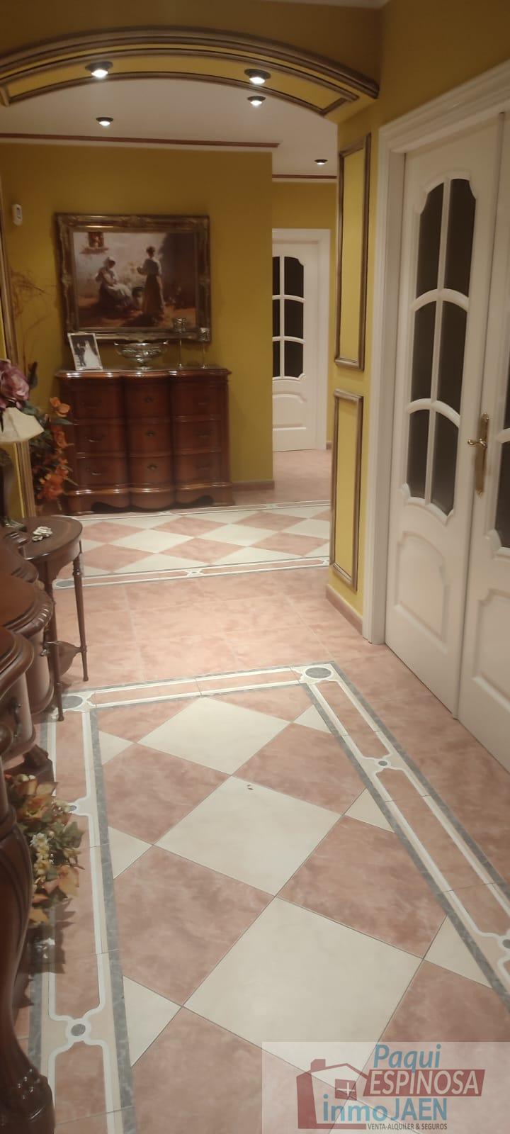 Venta de chalet en Torredonjimeno