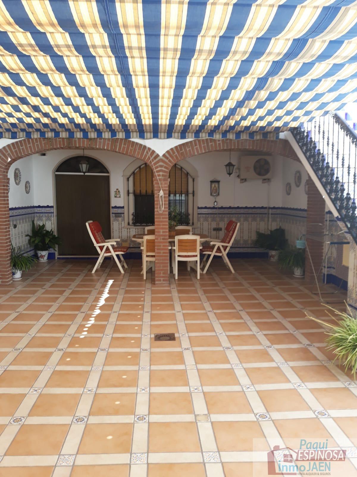 Venta de chalet en Torredonjimeno