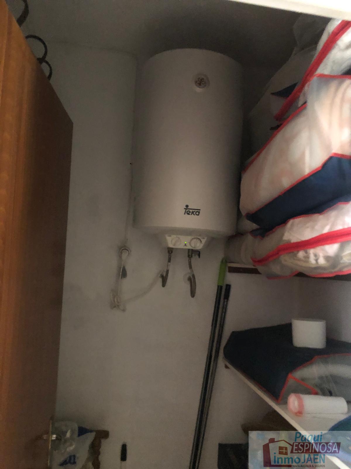 For sale of house in Torredonjimeno