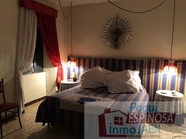 For sale of house in Torredonjimeno