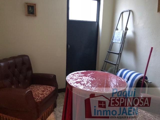 For sale of house in Torredonjimeno