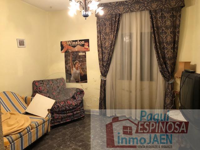 For sale of house in Torredonjimeno