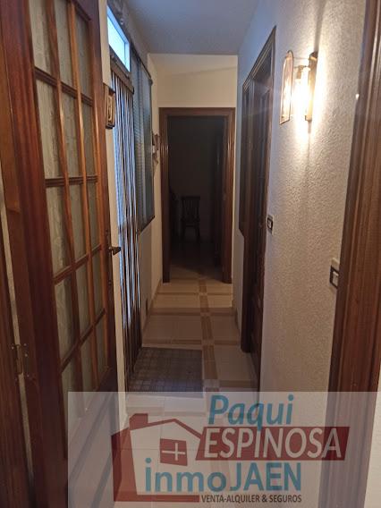 For sale of duplex in Torredonjimeno