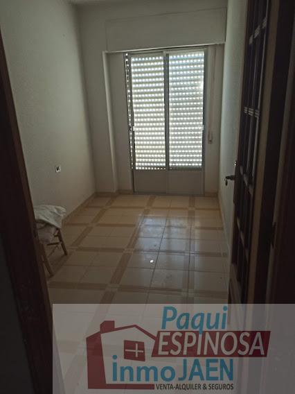 For sale of duplex in Torredonjimeno