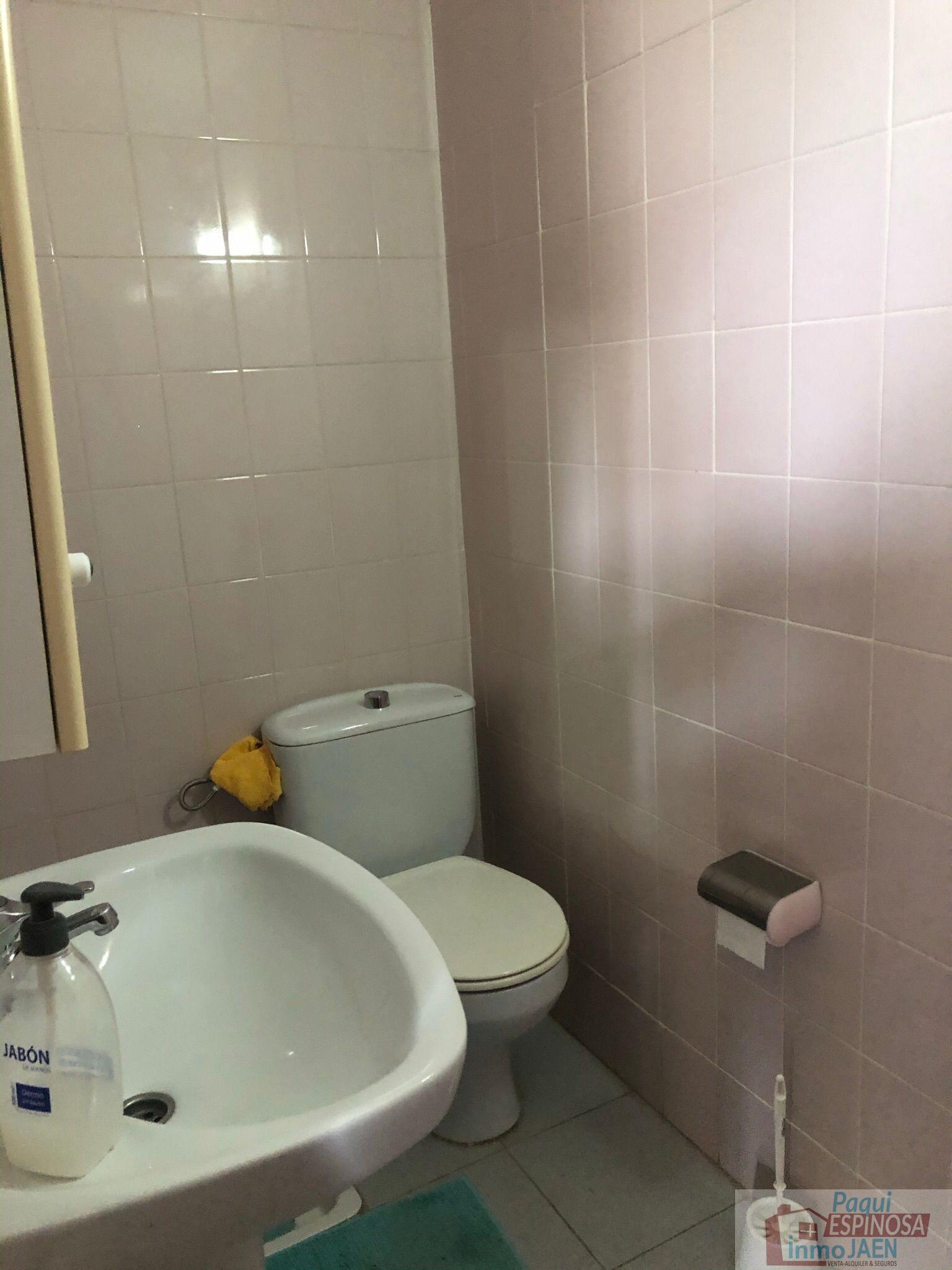 For sale of house in Villardompardo