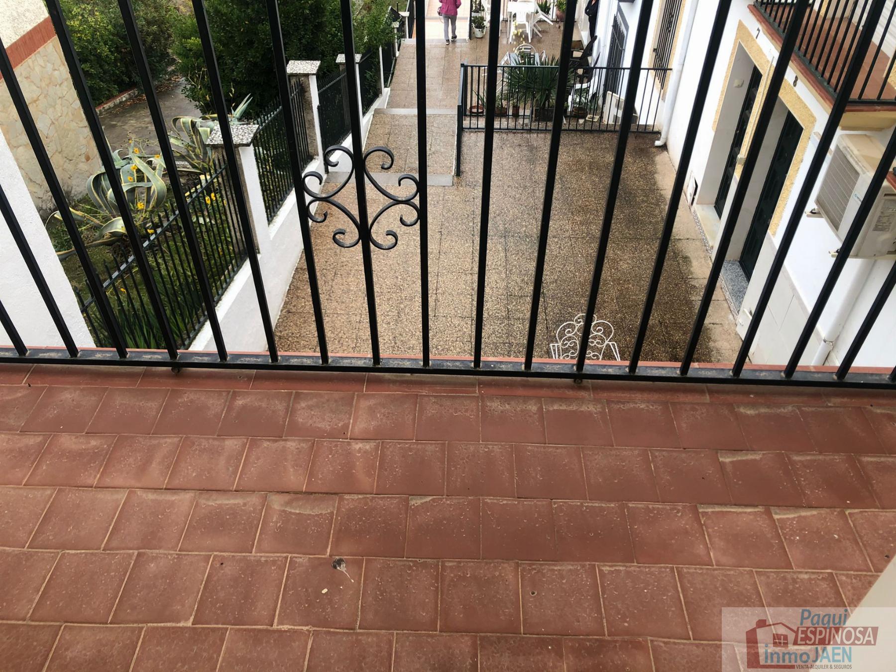 For sale of house in Villardompardo