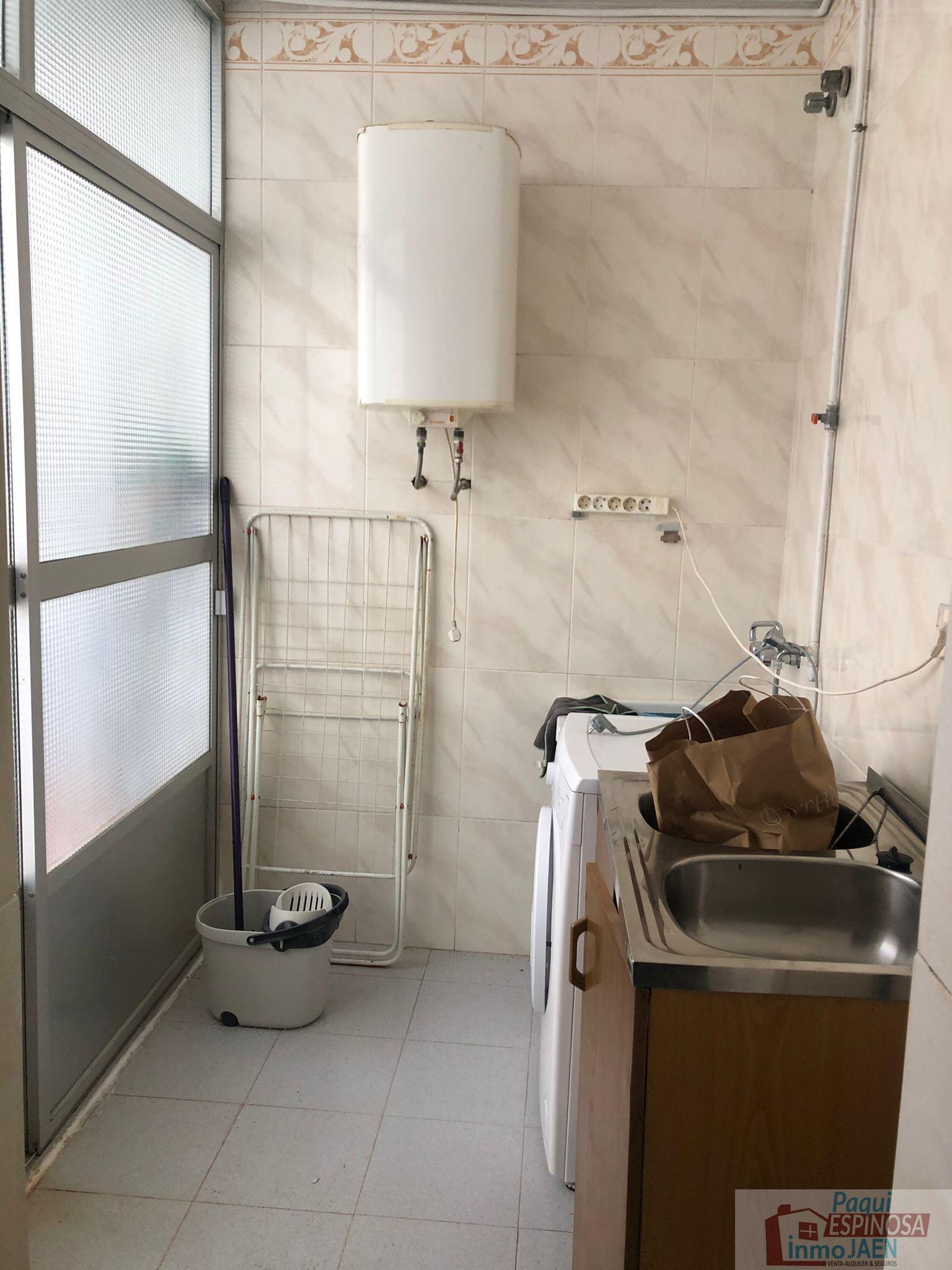 For sale of house in Villardompardo