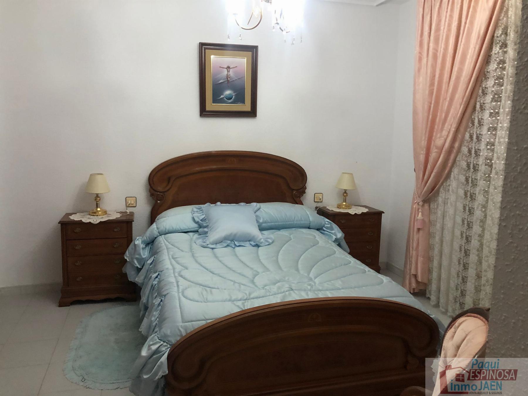 For sale of house in Villardompardo