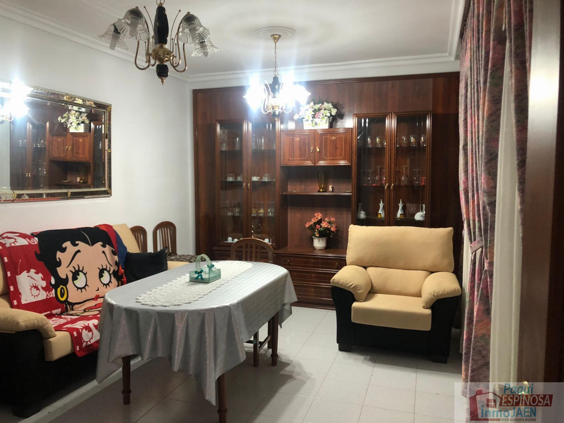 For sale of house in Villardompardo