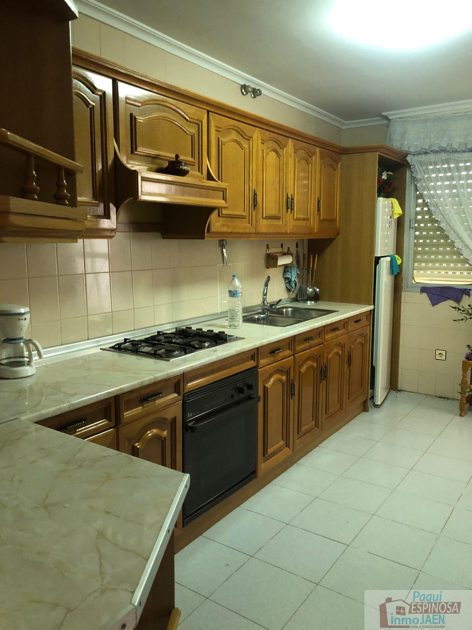 For sale of house in Villardompardo