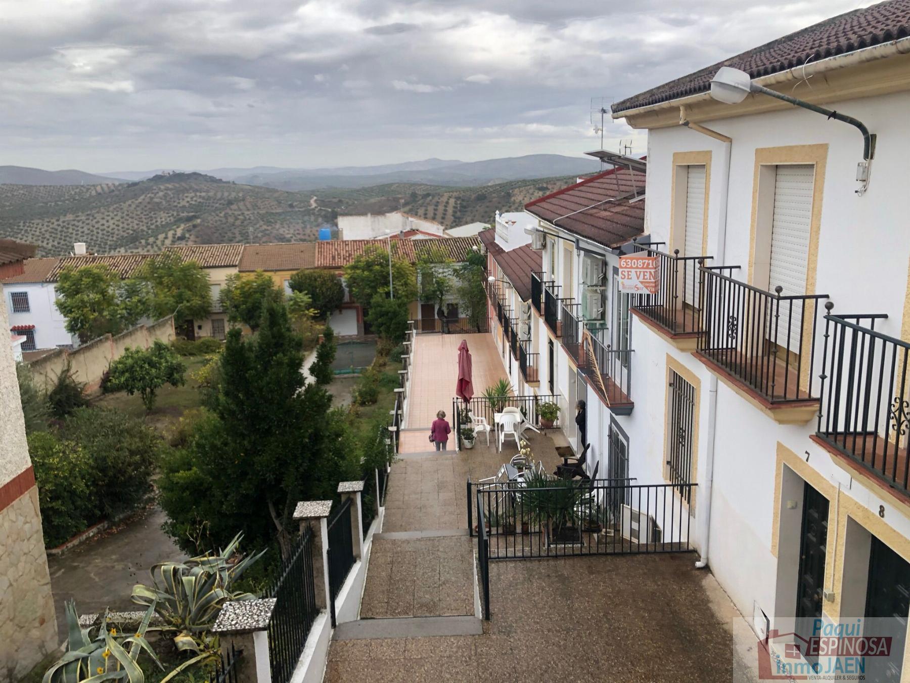 For sale of house in Villardompardo