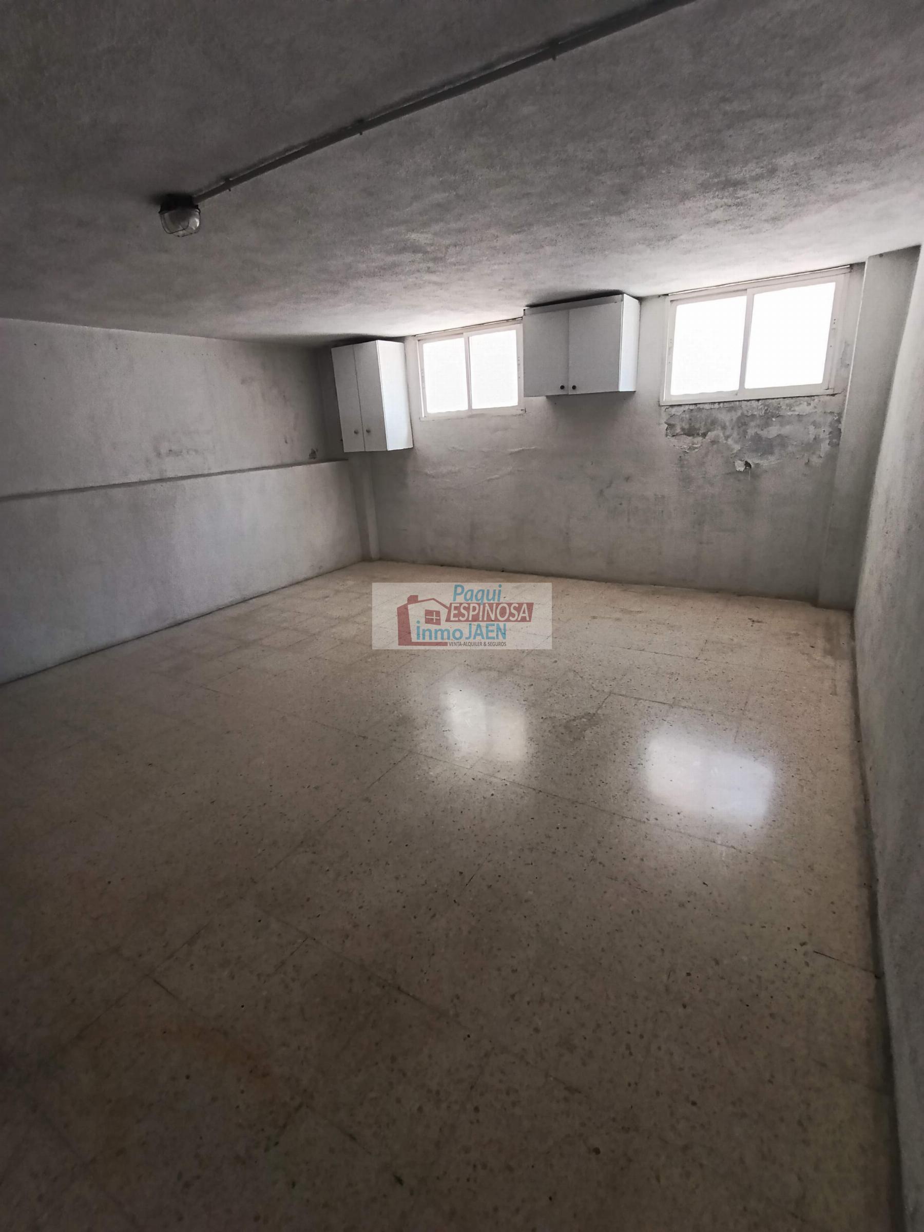 Venta de garaje en Torredonjimeno