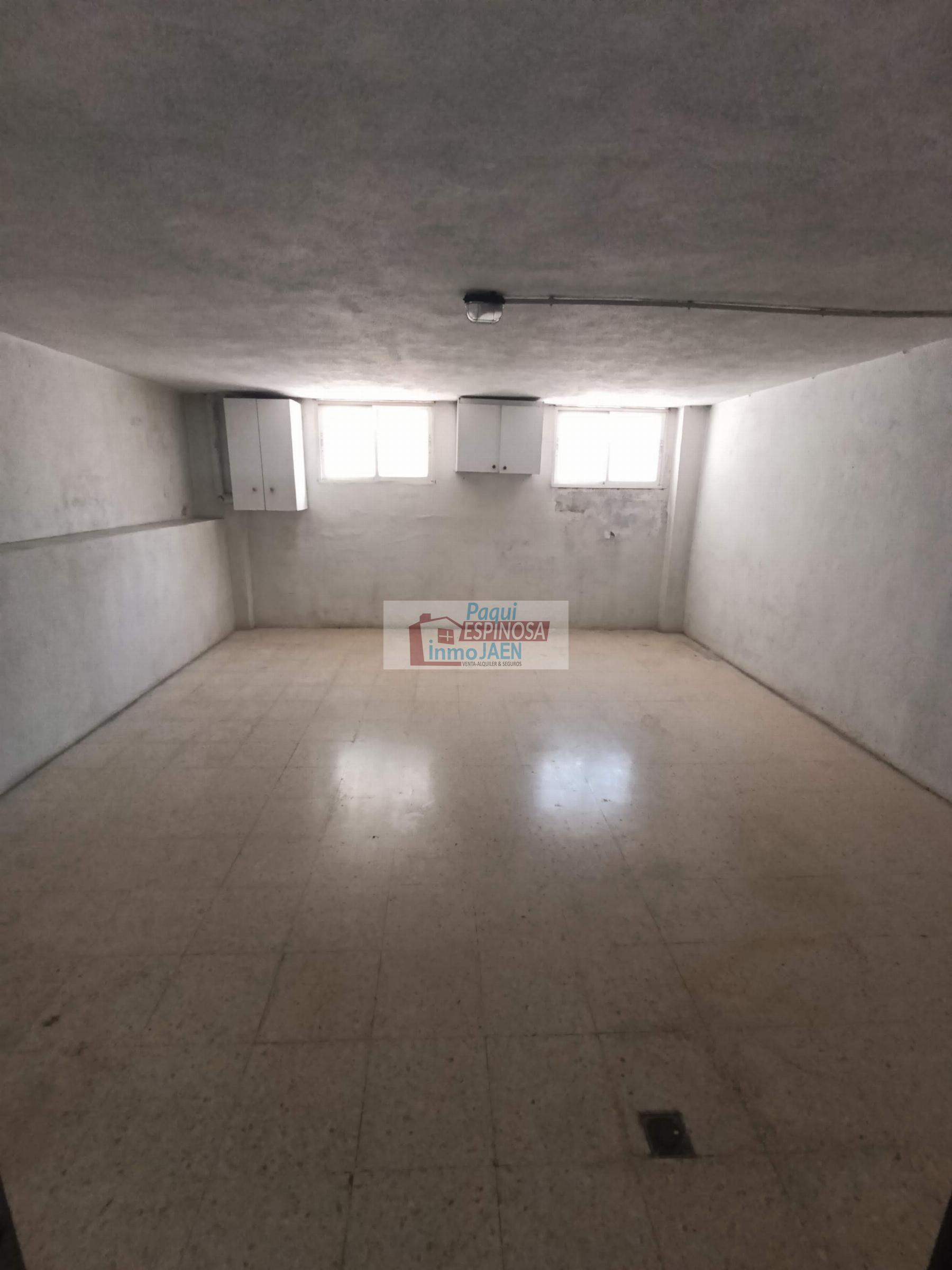 Venta de garaje en Torredonjimeno