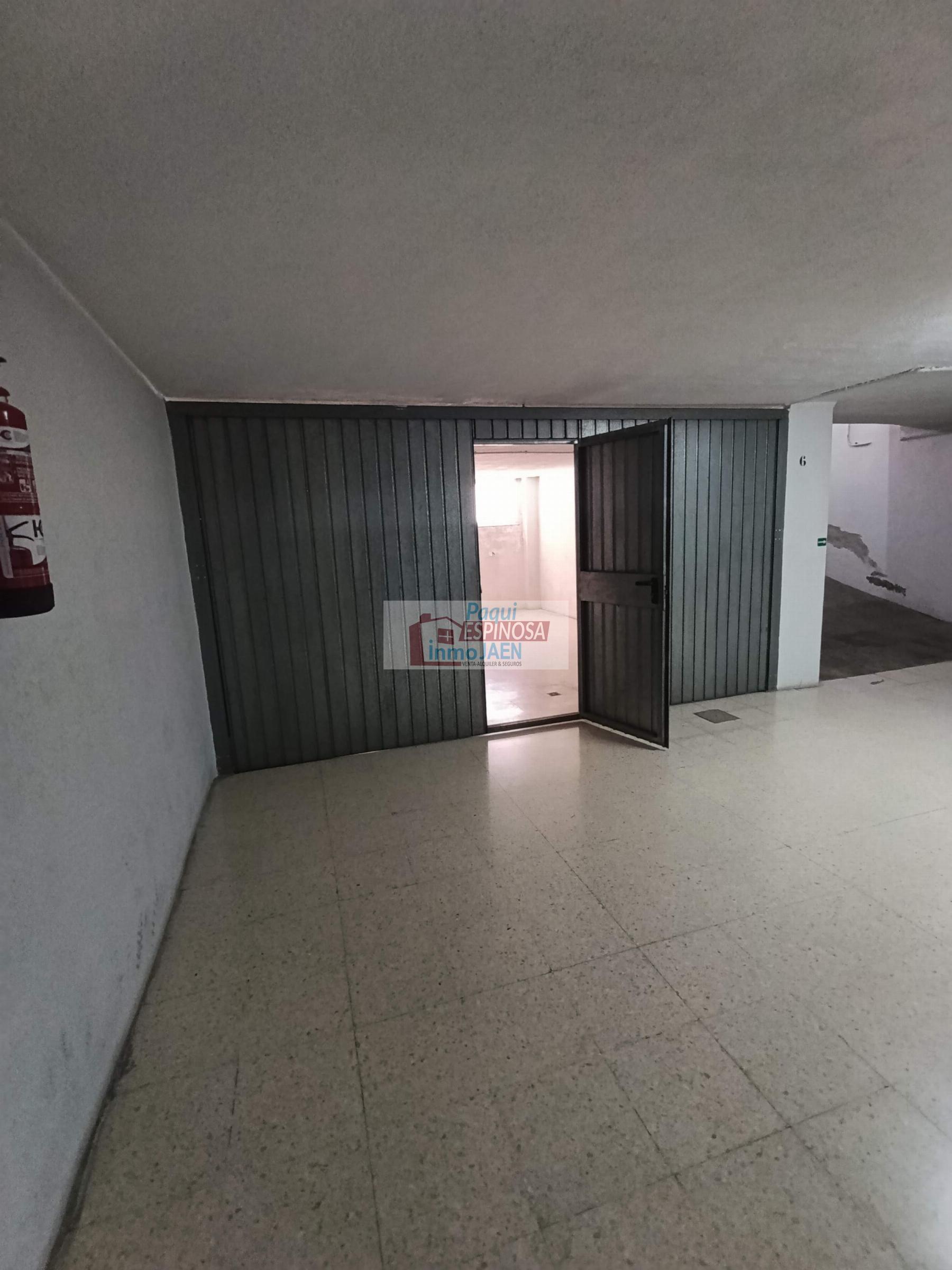 Venta de garaje en Torredonjimeno