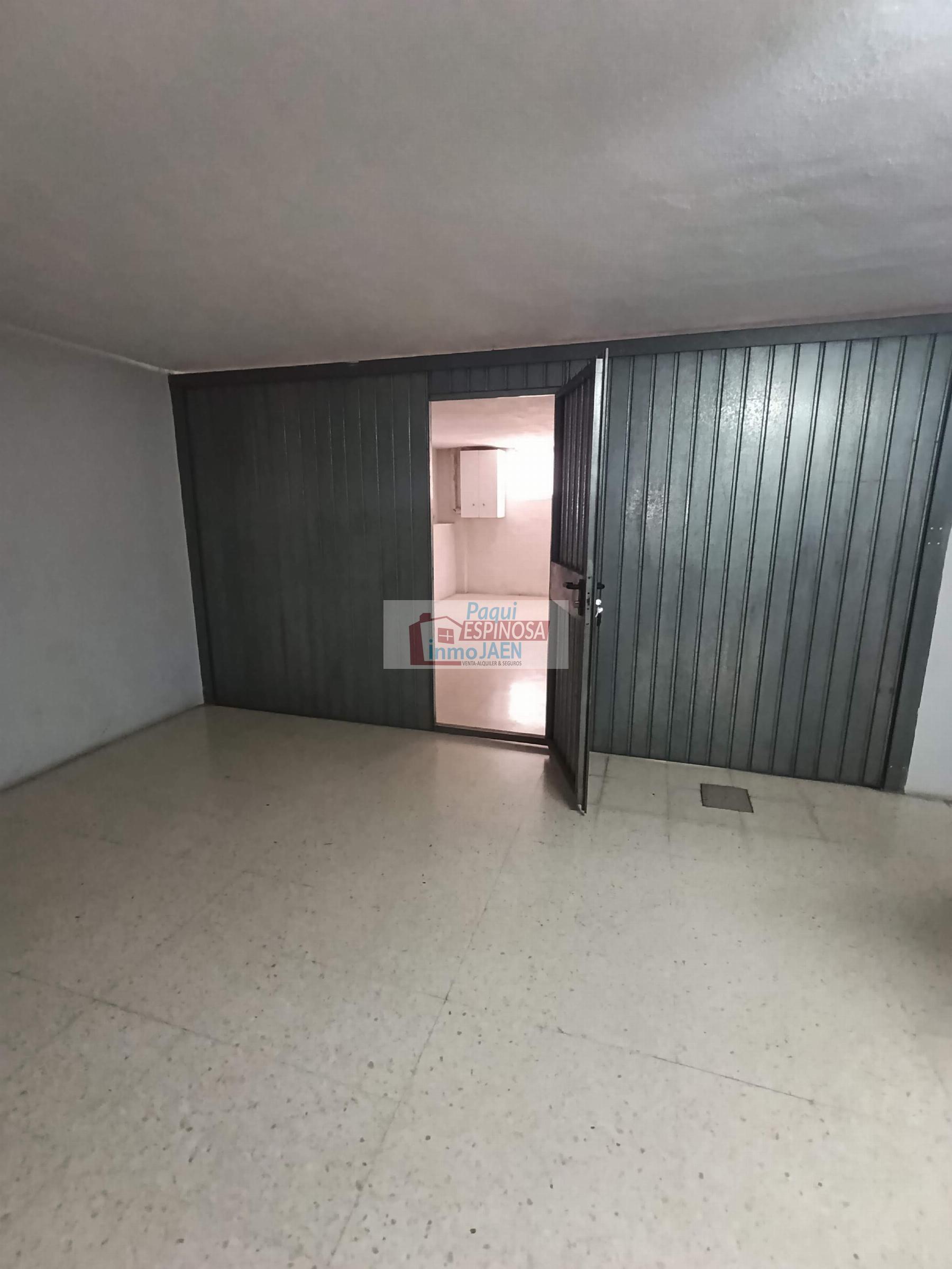 Venta de garaje en Torredonjimeno