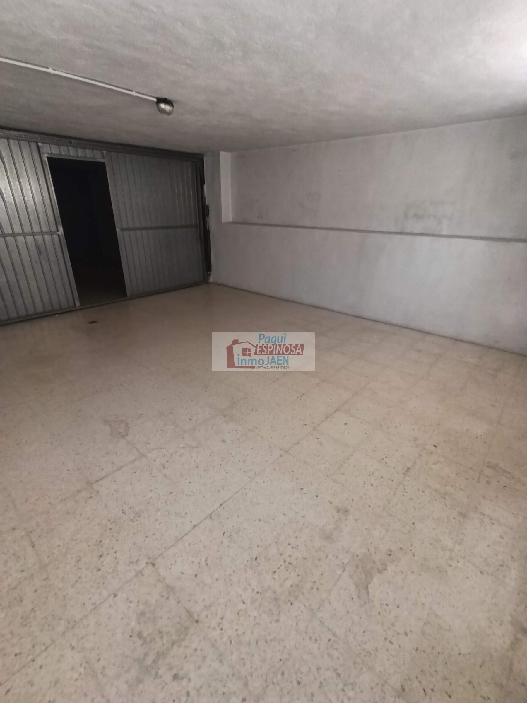 Venta de garaje en Torredonjimeno