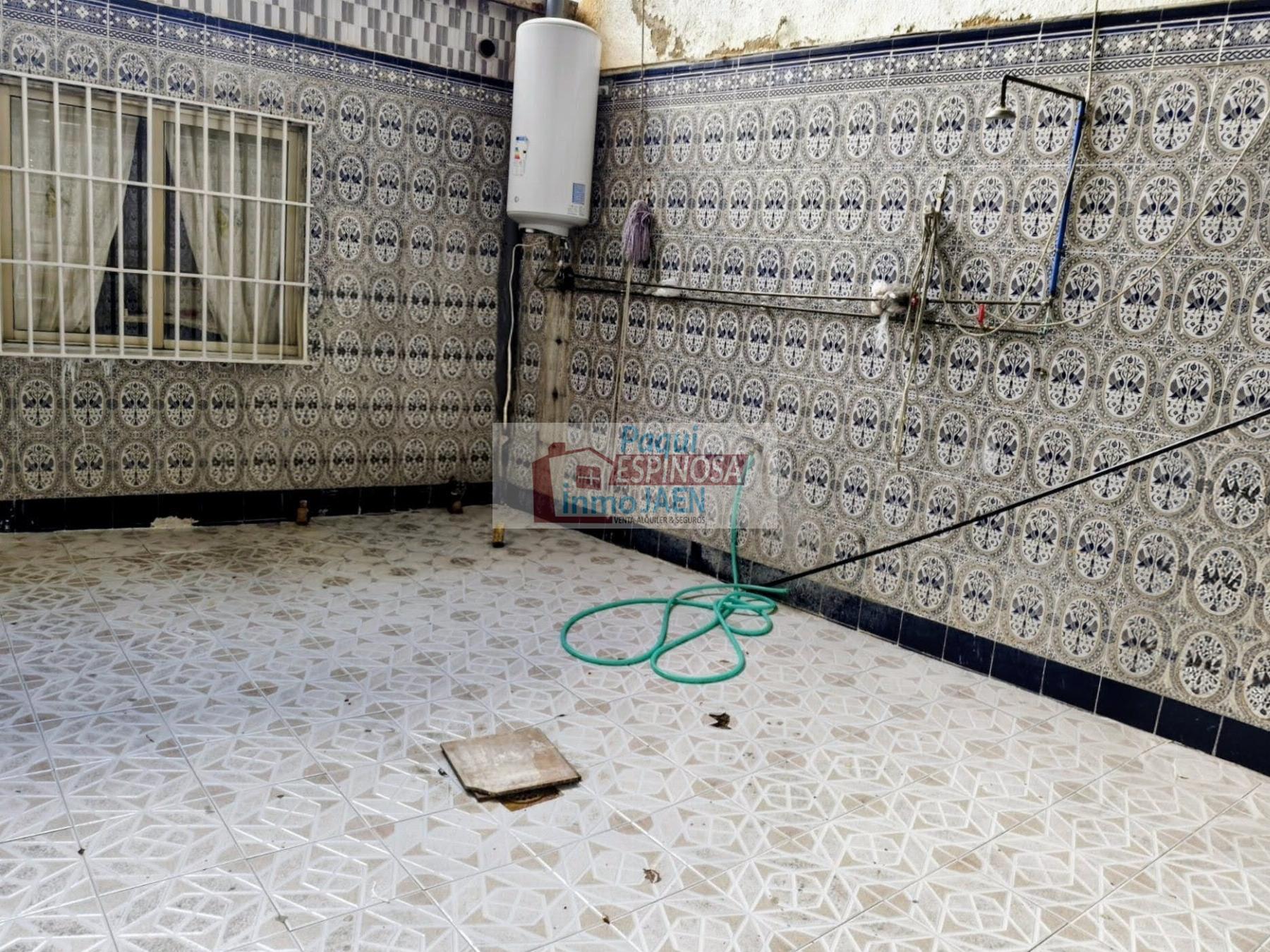 Venta de casa en Jaén