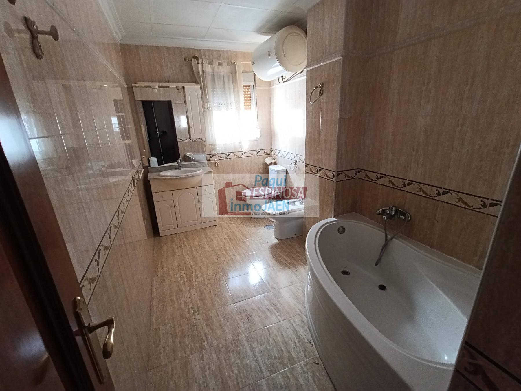 Venta de casa en Torredonjimeno