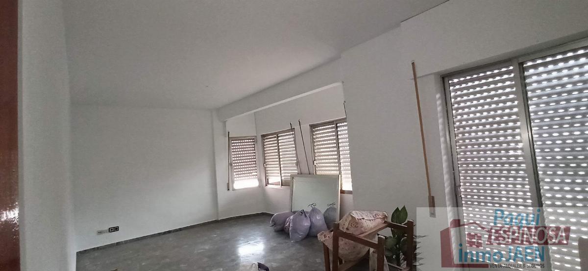 For sale of flat in Torredonjimeno